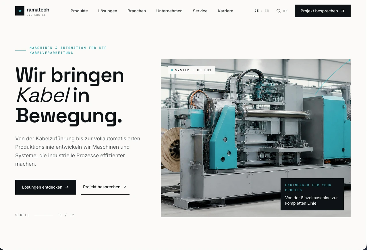 Ramatech-Startseite mit der Überschrift Wir bringen Kabel in Bewegung, einer grossen Maschinenaufnahme und türkisfarbenen Akzenten